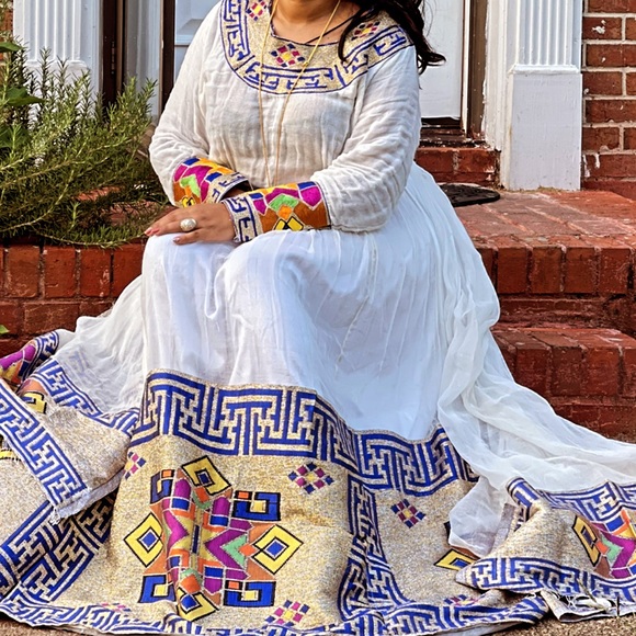 Ethiopian traditional dress/kamis - Picture 2 of 4